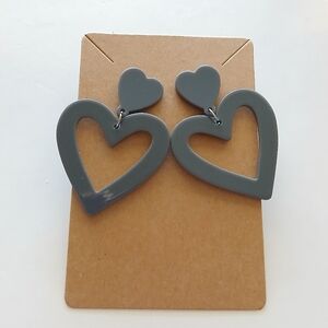 Fashion Jewelry Heart-Shaped Earrings in Gray